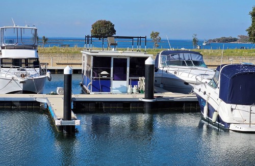 Erskine Boat Rental | ACCOMMODATION ONLY. Location - Mandurah Quay Resort and Boundry Island Brewery.