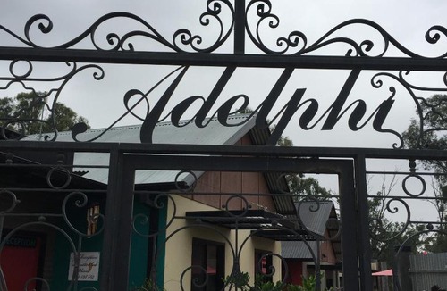 Echuca Apartment | Adelphi Apartment 6 Riverview 2 BDRM, 1BDRM or 6A King Studio Riverview both with balconies