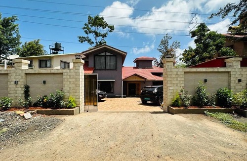 Wai House | Adhiraj Villa is a luxurious villa located in Panchgani-Mahabaleshwar Road.