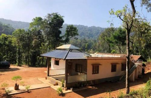 Samse House | Adis Home with Private Stream and Waterfalls