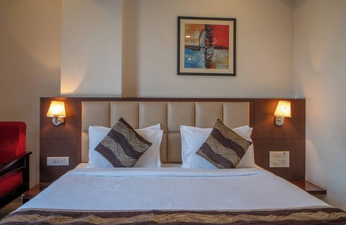 Khanjipeer Hotel | Admire Inn