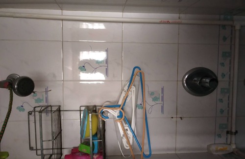 Jogeshwari East Apartment | Air conditioned, fully furnished 1RK, ideal for 2-3 persons.