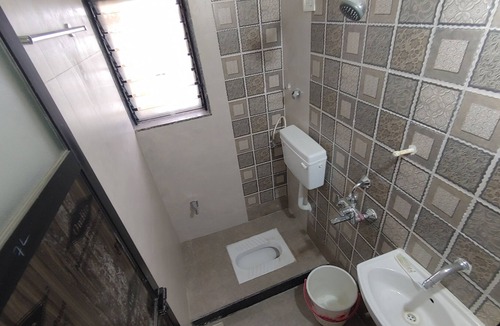 Uddar Apartment | Air-conditioned suite 2 bed and living with gallery