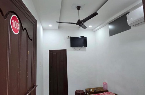 Thalassery Hotel | Ak tower