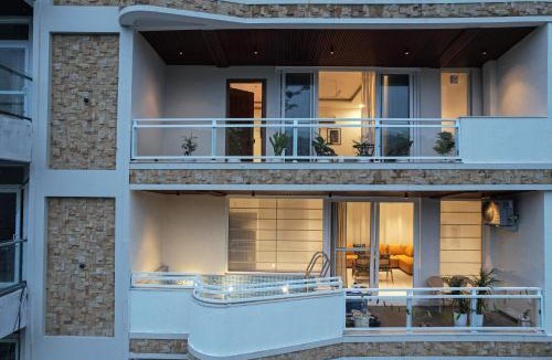 Bullawala Villa | Alaya Stays Udgam Vilas Serene 5-BHK Apartment With Jacuzzi & Lift