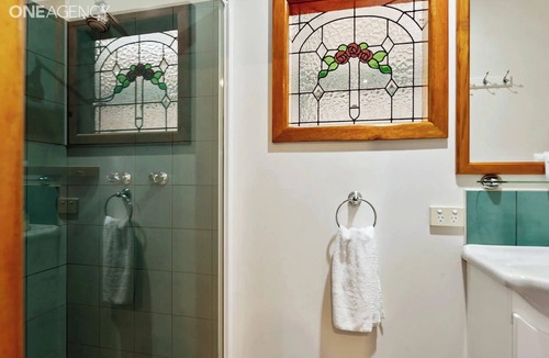 East Devonport Apartment | Alice Beside The Sea - 2 Bedroom Apartment