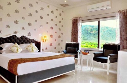 Lake Pichola Hotel | Amar Villa Homestay