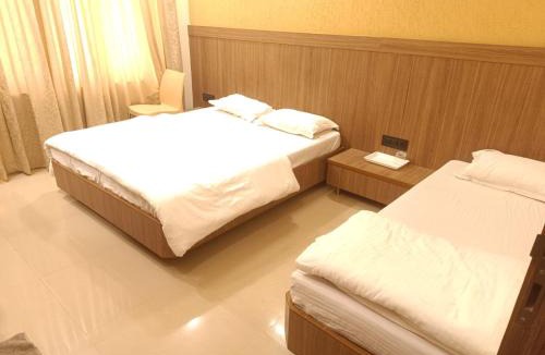 Yeola Hotel | Ambika Family Restaurant and Residency
