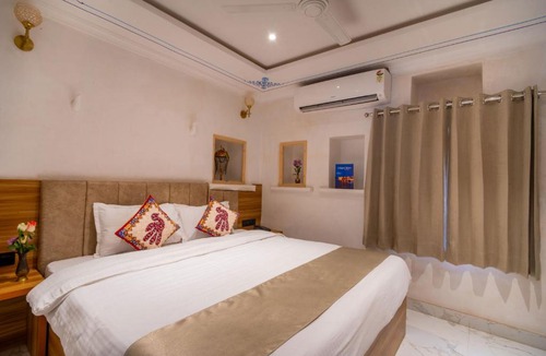 Lake Swaroop Sagar Hotel | Amoraya - A Lake View Heritage Haveli - Old City Udaipur