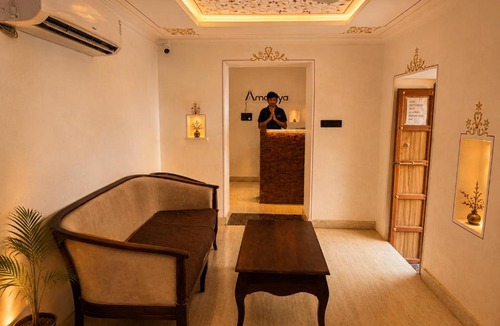 Lake Swaroop Sagar Hotel | Amoraya - A Lake View Heritage Haveli - Old City Udaipur