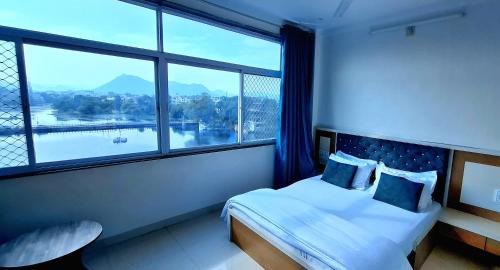 Lake Swaroop Sagar House | Antariksh