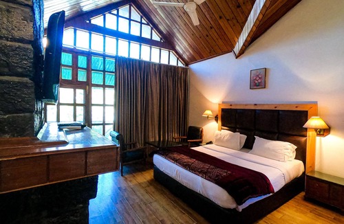 Mohal Hotel | Apple Valley Resort