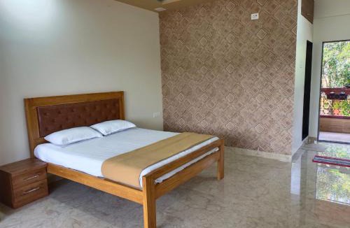 Ulhasnagar Hotel | Arav Resort