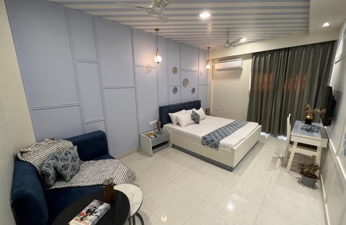 Pink City Apartment | Ardra Studio Apartment Compact Stay with Workspace MI Road Jaipur