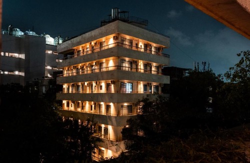Goregaon East Hotel | Arnna-Nesco Goregaon