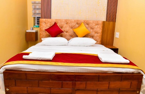 Tiruvadanai Cabin | Arshia Residency AC