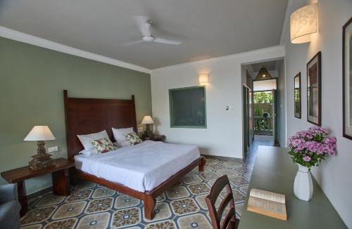 Morjim Bed & Breakfast | Artist Beach House