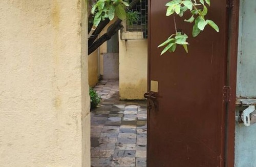 Pali Hill Apartment | Asante -The Cottage House 2BHK at Hill Road Bandra