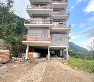 Old Manali Hotel | Ashish Bazard