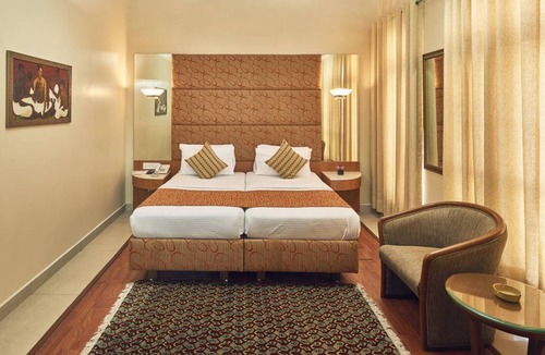 Churchgate Hotel | Astoria Hotel