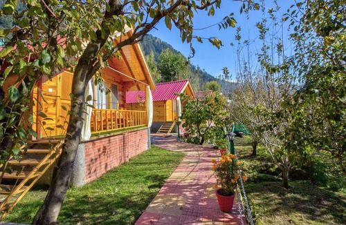 Manali Cottage | Attic Cottage 2BHK - W/ Mountain view, 5 min away from Mall Road