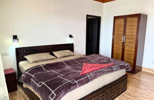 Tehri House | AtulyaNeer Lakeview Cottage