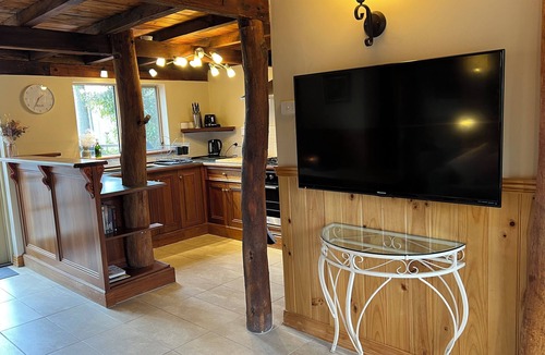 Bacchus Marsh House | Authentic Farmhouse Barn Remodelled With Modern Comforts