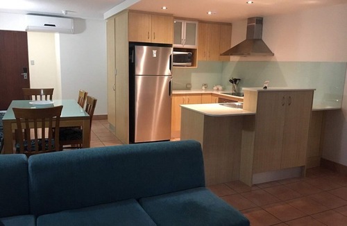 Miami Resort | Available Fri December 12th to 19th 2025! Beach front 2 bed North Burleigh
