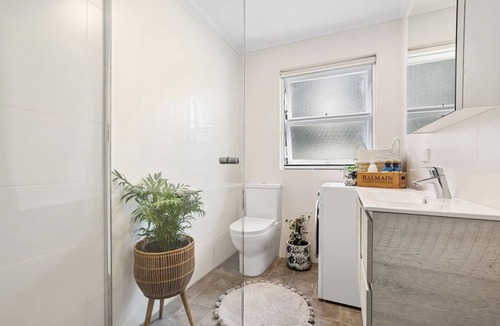 Avalon Beach Apartment | Avalon Beachside Apartment | Pool | Beach Access