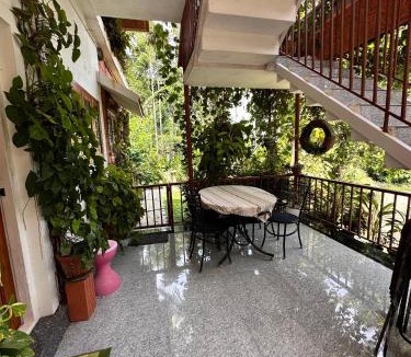 Sulthan Bathery House | Avocado Orchards - Home Stay