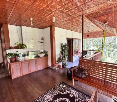 Sulthan Bathery House | Avocado Orchards - Home Stay