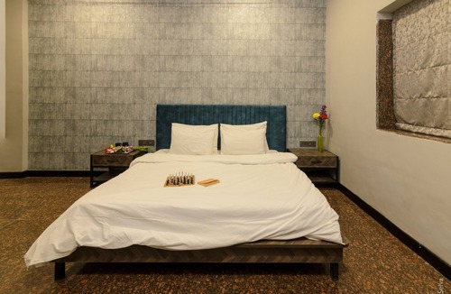 Wellington Pier Hostel | Backpacker Cowies