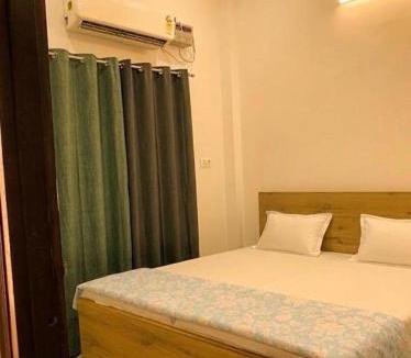 Gorakhpur Bed & Breakfast | Baloon Rooms Taramandal