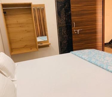Gorakhpur Bed & Breakfast | Baloon Rooms Taramandal