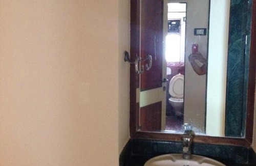 Bandra West Apartment | Bandra Reclamation, Near Lilavati Hospital