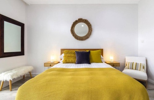Port Melbourne Apartment | Bay-Facing Studio on Port Melbourne Beach