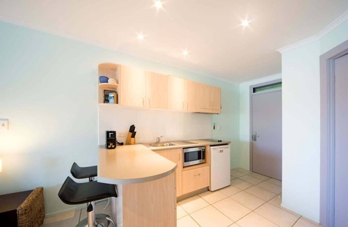 Shute Harbour Apartment | Baybliss Escape #3 - Adults Only