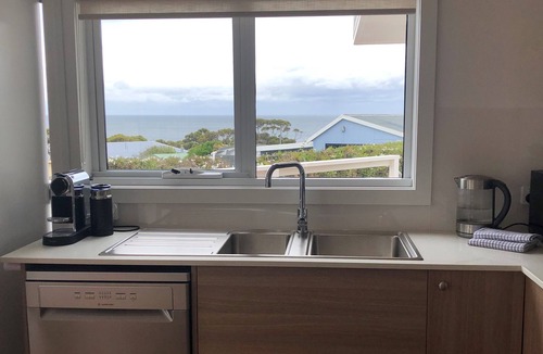 Binalong Bay House | Beach House with Bay of Fires views, featuring 2 bedrooms with ensuite bathrooms