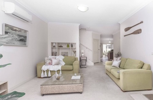 Warrnambool House | `Beach Side` Warrnambool CBD