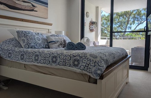 Rockingham Apartment | Beachfront Nautilus