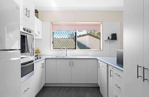 Torquay Apartment | Beachside 2-Bed Apt in Hervey Bay with Parking