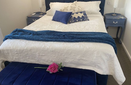 Green Hills Cottage | Beautiful cottage with stunning views. Just minutes from Meadows!