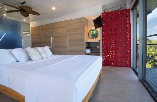 Garners Beach House | Beautiful Unique House with Pool and Incredible Sunrises and Sea Views.