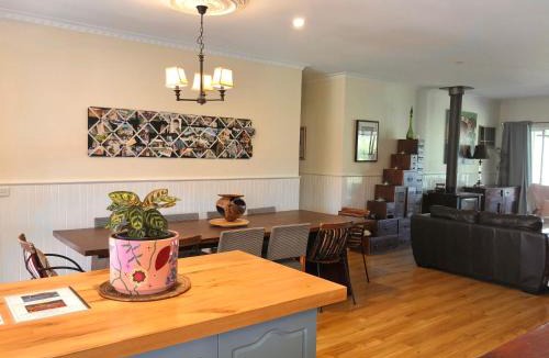 Bonnie Doon House | Belkampar Retreat - Authentic Farm Style Home - Perfect For Families and Large Groups!
