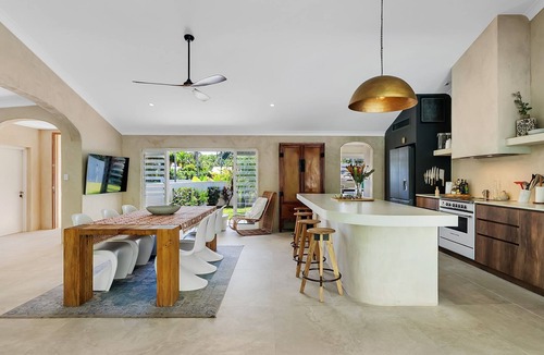 Clifton Beach House | Belle Escapes Casa Yule
