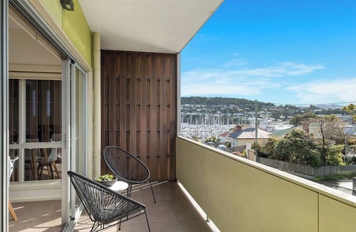 Bellerive Apartment | Bellerive Quay Modern Living with Yacht Club Views