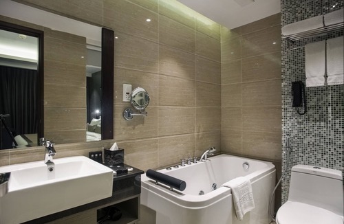 Uttara Hotel | Best Western Plus Maple Leaf