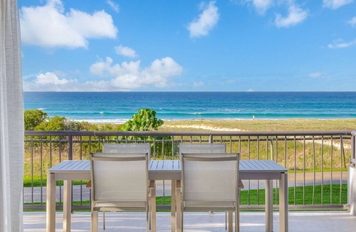 Bilinga Apartment | Bilinga Beach Living - Absolute Beachfront Luxury - Linen Provided - Min. 3 Night Stays