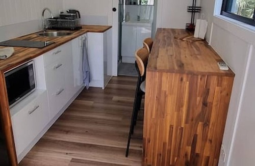 Kuranda House | Birdwatcher's Oasis | Tiny Home | Cassowary Visitors