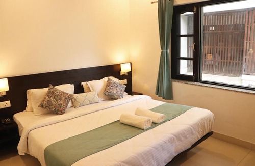 Tapovan Hotel | Blue Jay Smart Stay